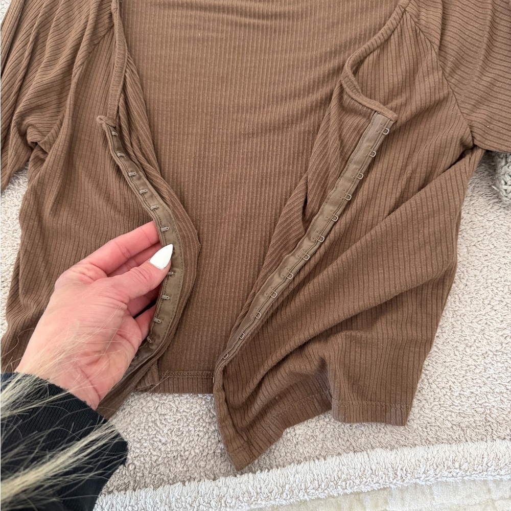 Jenni Brown Ribbed Top - Picture 2 of 4